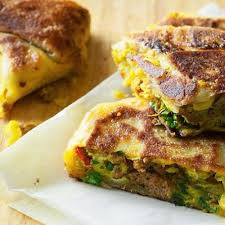 Kalau minyaknya masih terlalu banyak bisa ditaburi dengan sedikit tepung kemudian ratakan. Resepi Murtabak Maggi Cheese