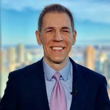 Julie Moos (@juliemmoos)