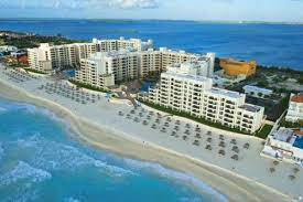 The Royal Sands All Inclusive Cancun The Royal Sands Beachfront Hotel In Central Cancun Is Next To Kukulcan Plaza Sho Royal Sand Cancun Vacation Sands Resort