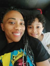 Maureen Hulslander's Instagram, Twitter & Facebook