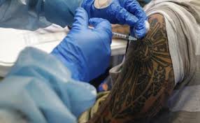 A miocardite é uma inflamação do músculo do coração que pode surgir como uma complicação durante diferentes tipos de infecção no organismo, causando sintomas como dor no peito. Vaccini Allarme Miocardite Lo Studio Americano I Casi Tra I Maschi Adolescenti E Giovani Adulti Il Tempo