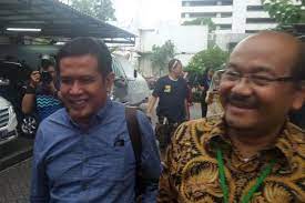 Bupati nganjuk yang bernama novi rahman hidayat yang punya 36 perusahaan dan 40.000 karyawan ini,kini lagi viral karena. Cerita Bupati Nganjuk Taufiqurrahman Yang Dua Kali Kena Jerat Kpk Halaman All Kompas Com