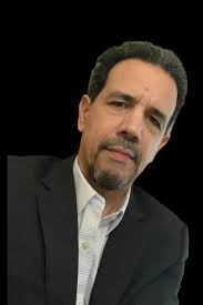 Reaparece Danilo Medina con varios temas entre líneas