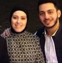 يبلغ عمر وليد مقداد 21 عام حيث ولد في الثلاثين من شهر ديسمبر عام 1999 ميلادي واسمه الكامل هو الوليد خالد جبريل مقداد وهو الابن الأكبر لخالد مقداد صاحب القناة الشهيرة طيور. Ù…Ø¯Ù‡Ø´ ÙˆÙØ®Ù… Ù„Ù„ØºØ§ÙŠØ© Ø´Ø§Ù‡Ø¯ ÙƒÙŠÙ ÙŠØ¨Ø¯Ùˆ Ù…Ù†Ø²Ù„ Ø§Ù„ÙˆÙ„ÙŠØ¯ Ù…Ù‚Ø¯Ø§Ø¯ ÙˆØ®Ø·ÙŠØ¨ØªÙ‡ Ù†ÙˆØ± Ø¨Ù€ Ø§Ù„Ø£Ø±Ø¯Ù† ÙÙŠ Ø§ÙˆÙ„ ÙÙŠØ¯ÙŠÙˆ Ù„Ù‡