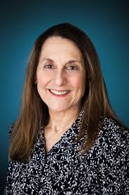 Jennifer Utter's Instagram, Twitter & Facebook