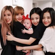 my babies with baby blackpink lisa jennie jisoo rose yg blink kpop entertainment lalisa manoban kim