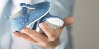 Ärzte und experten raten vom kaufen von schuhen zum laufenlernen strikt ab. Ab Wann Sollte Ich Meinem Kind Schuhe Anziehen
