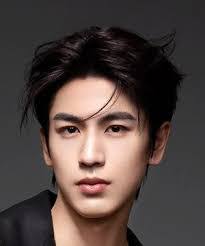 Ling Zheng's Instagram, Twitter & Facebook