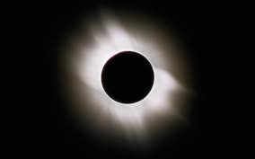 Peristiwa gerhana bulan ini biasanya terjadi pada bulan baru. Apa Yang Tampak Kala Gerhana Matahari Total