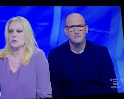 Maria de filippi ha cercato di convincere fino all'ultimo il ragazzo, ma alla fine ha dovuto prendere atto della volontà del giovane. C E Posta Per Te Protagonista Dello Show Una Famiglia Di Aragona Scrivolibero It