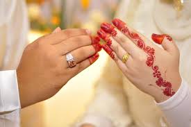 Model cincin nikah yang unik berikutnya adalah kamu bisa berkreasi dengan lingkaran cincin. Happy 2nd Anniversary Umi Qi And Walid Qi