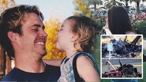 Tragedi kecelakaan yang menewaskan aktor hollywood, paul walker, pada bulan november 2013 lalu masih menyisakan beberapa barang setelah kecelakaan itu terjadi. Dahulu Paul Walker Tewas Kecelakaan Mobil Lihat Betapa Cantiknya Anaknya Sekarang Tribun Wow