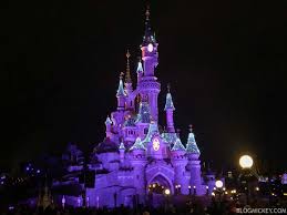 .between disneyland® resort paris and either your paris city center hotel or the major parisian you'll see stunning views of the river seine, castles around paris.and many more for you to discover. New Projection Mapping To Replace Christmas Lighting On Sleeping Beauty Castle At Disneyland Paris During Castle Refurbishment
