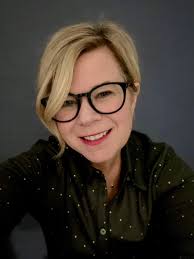 Jennifer Stocks's Instagram, Twitter & Facebook