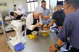 Kolej matrikulasi negeri sembilan (kmns) ialah salah sebuah kolej matrikulasi yang dikendali sepenuhnya oleh bahagian matrikulasi, kementerian pelajaran malaysia.1. Kolej Yayasan Felda Pahang Bentuk Tenaga Kerja Mahir Penginapan Makan Minum Percuma Rasa Nak Masak