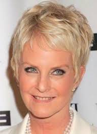 Faces Shape Hairstyles Super Short Hairstyles For Oval Faces Women Over 50 With Wavy Hair In Haarschnitt Kurz Frisuren Fur Dunne Lockige Haare Frisuren Kurz
