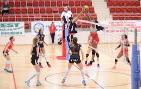 Foto Volei Feminin Volei Alba Blaj A Obținut Victoria In Meciul Cu Cs Dinamo București Basketball Court Court Sports