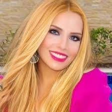 Andrea Sons's Instagram, Twitter & Facebook