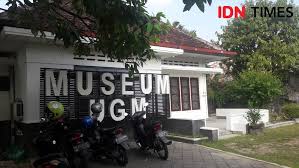 Bagi yang lahir di era 90an pasti di tahun baru 2017 ini merasakan rindu akan hal hal sederhana yang membuat kita bahagia dan inilah 10 hiburan dan momen. Menilik Sejarah Ugm Universitas Tertua Di Indonesia