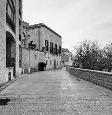 Venice, italian venezia, city, major seaport, and capital of both the provincia (province) of venezia and the regione (region) of veneto, northern italy. Venezia 40 ä¸»é  å·´é èå® å¹æ ¼ é¤å»³è©è« Facebook