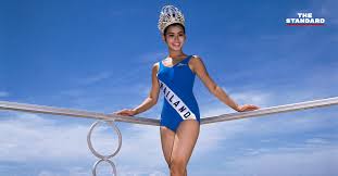 ม.ร.ว.เกียรติคุณ ได้พบรักกับ อาภัสรา หงสกุล นางสาวไทย พ.ศ. 24 à¸à¸£à¸à¸à¸²à¸à¸¡ 2508 à¸­à¸²à¸  à¸ªà¸£à¸² à¸«à¸à¸ªà¸ à¸¥ à¸à¸§ à¸²à¸¡à¸à¸ à¸à¸à¸²à¸à¸à¸²à¸¡à¸ à¸à¸£à¸§à¸²à¸¥à¸à¸à¹à¸£à¸à¸à¸­à¸à¹à¸à¸¢ The Standard