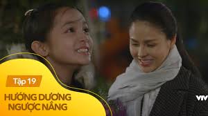 Tập 34 của bộ phim truyền hình việt nam hướng dương ngược nắng chắc chắn sẽ khiến khán giả phải tủm tỉm cười trước màn ủ mưu của hai chị thương mẹ cả đời cống hiến cho gia đình và cao dược, châu và ngọc đều mong muốn phần đời còn lại bà bạch cúc có thể tìm được một người tri kỉ. HÆ°á»›ng DÆ°Æ¡ng NgÆ°á»£c Náº¯ng Táº­p 19 Pháº§n 2 Ship Cáº£ Thien Tháº§n Cami Ä'áº¿n Hoang Váº«n Bá»‹ Minh Say No Youtube