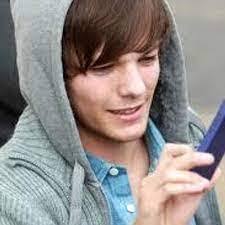 Priscilla Tomlinson's Instagram, Twitter & Facebook