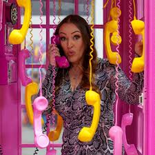 Insta clinic is open! Do you want to attract more of your ideal clients?  Your Instagram bio could be putting them off! Now dont take it personally,  but 90% of the clients