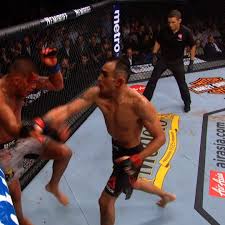 Blood splatter from anthony pettis v tony ferguson reaches jon anik. Ufc Free Fight Tony Ferguson Vs Anthony Pettis Facebook