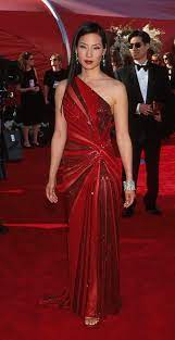 Here's What A Man Perceives When A Woman Wears Red | Oscar dresses, Oscar  fashion, Dresses