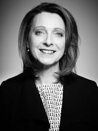 Janet Saunders's Instagram, Twitter & Facebook