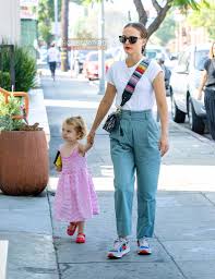 Natalie portman and husband benjamin millepied take their adorable daughter amalia millepied out for a morning coffee run in los angeles. Hollywood Pipeline On Twitter Natalie Portman And Husband Benjamin Millepied Take Their Adorable Daughter Amalia Millepied Out For A Morning Coffee Run In Los Angeles Natalieportman Lucyinthesky Details And More Pictures Tap
