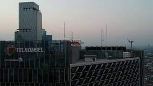 Memberikan solusi iot untuk meningkatkan produktivitas bisnis anda dengan mudah. Telkomsel Smart Office Youtube