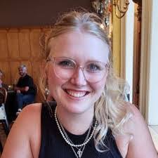 Sheila Huntzinger's Instagram, Twitter & Facebook