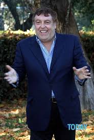Maurizio mattioli, attore romano interprete di diversi film e fiction di successo come 'i cesaroni', è maurizio mattioli, le sofferenze della moglie dopo l'incidente. Lutto Per Maurizio Mattioli E Morta La Moglie Barbara