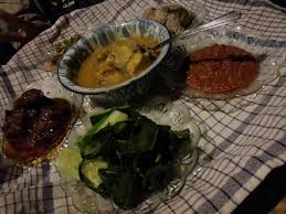 Makanan diet harus mengandung gizi yang tidak sulit untuk membuat menu makan malam sehat. Menu Makan Malam Photo De Rumah Makan Belitong Timpo Duluk Belitung Island Tripadvisor