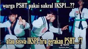 Bisa pakai foto kamu,sahabat,atau keluarga bisa pakai desain sendiri desain bisa digunakan di semua tipe hp bahan lembut ketika digenggam kualitas printing yang bagus sehingga. Oknum Psht Pakai Sakral Siswa Ikspi Atau Siswa Ikspi Tiru Gerakan Psht Youtube