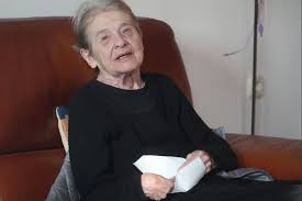 Mari töröcsik byla jedním ze čtyř potomků učitele na maďarské vesnici. The Big Problem Is Mari Torocsik Is Cared For Day And Night