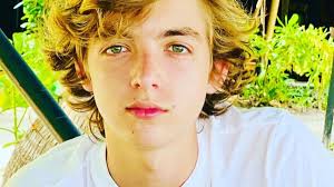 Foto: Filho de Angélica e Luciano Huck, Joaquim ganhou homenagem dos pais  ao completar 16 anos em 8 de março de 2021