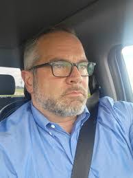 Ron Thrasher's Instagram, Twitter & Facebook