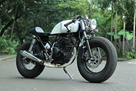 Semakin hari, motor yang modifikasi cafe racer semakin banyak dan tentunya semakin baik. Yamaha Motorcycle Yamaha Motorcycle Motor Cafe Racer Cafe Racing Cafe Racer Motorcycle