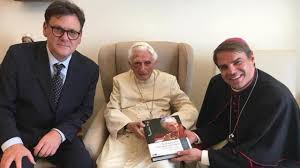 The photo with Ratzinger's “black eye ...