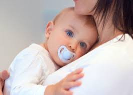 Difrax bietet schnuller in 5 größen an, von newborn bis 20+ monate. Schnuller Babyartikel De Magazin