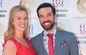 L'ancien joueur de hockey dave morissette, également animateur au réseau tva sports, s'est prêté au jeu en aidant la population, en ce 1er juillet, mais ce n'est certainement pas parce qu'il. Genevieve Tardif Se Voit Forcee De Quitter Jic Un Peu Plus Tot Que Prevu