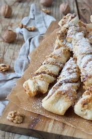 Schnelle Nussstangerl Aus Blatterteig Rezept Sweets Lifestyle Rezept Blatterteig Rezepte Suss Blatterteig Rezepte Blatterteig Suss
