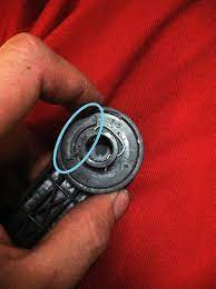 Loosen the screws in the trim cover that hides the body of the crank mechanism using a screwdriver. Car Audio Tips Tricks And How To S Kia Rio Stubborn Manual Window Handle Crank Removal