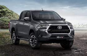 Driver's and passenger's airbags are standard, but opting for higher trims will allow the user to be shielded by two front airbags, along with an entire plethora of side and curtain airbags, bringing the total to seven. La Nueva Toyota Hilux Argentina Mas Cerca Mega Autos