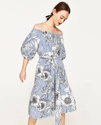 Der beliebte zara sale findet zweimal jährlich zum sommerschlussverkauf und winterschlussverkauf statt! Mittellange Tunika Mit Streifen Und Blumen Kleider Damen Sale Zara Deutschland Kleider Damen Kleider Damen