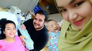 Korang kalau ada ucapan nak bagi dekat siti, boleh komen dekat bawah. Lama Nunggu Siti Nurhaliza Tak Kunjung Dikaruniai Anak Kini Malah Dapat Cucu Ganteng Ini Fotonya Tribunstyle Com