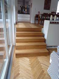Holz treppenstufen mit schwarzen kanten. Tack Tischlerei In Lippstadt Treppe Im Wohnzimmer
